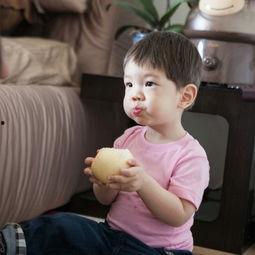 萌娃爆料父亲死亡了视频,揭秘父亲离世背后的感人故事  第2张